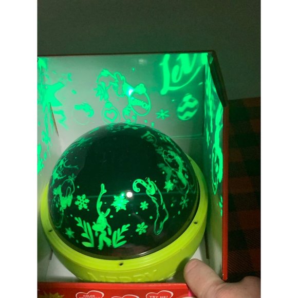 Dr. Seuss The Grinch LED Color Changing Lightshow Projector - Picture 12 of 12